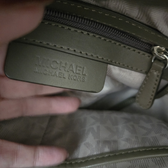 Michael Kors Bag EUC - Picture 14 of 16
